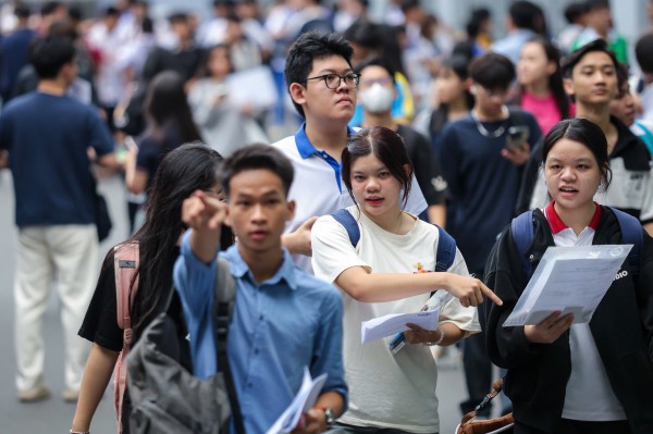 Đề thi đánh giá năng lực ra sao khi 63% thí sinh thi lại cải thiện điểm?