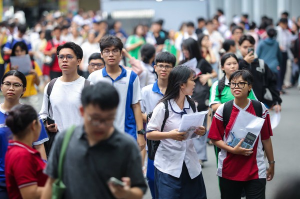 Đề thi đánh giá năng lực ra sao khi 63% thí sinh thi lại cải thiện điểm?