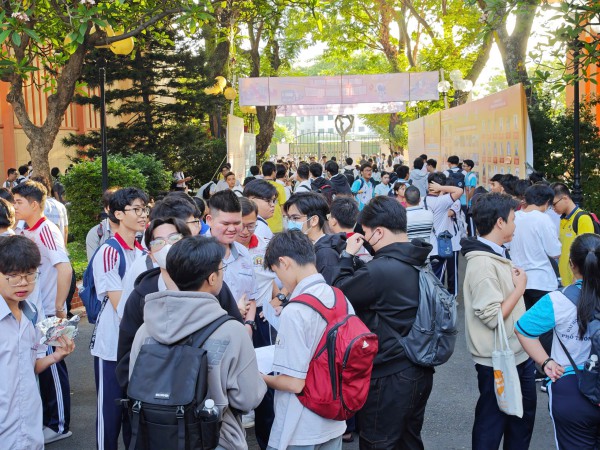 Đề thi mẫu đánh giá năng lực ĐH Quốc gia TP.HCM năm 2026