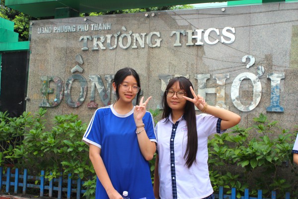 Đề toán thi lớp 10 TP.HCM 'rất dễ', 'dễ một cách ngạc nhiên'!