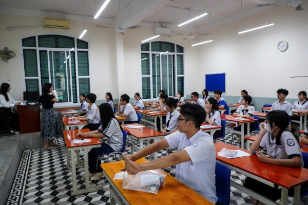 Đến lúc cần xem lại cách chấm môn tự luận thi tốt nghiệp THPT Đến lúc cần xem lại cách chấm môn tự luận thi tốt nghiệp THPT