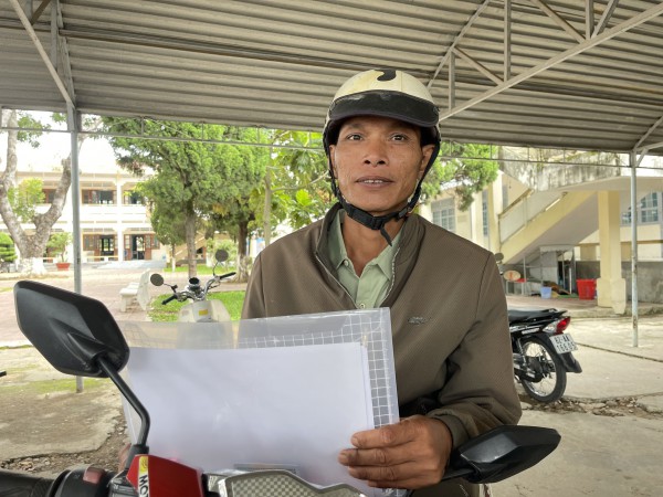Đi hơn 100 km thi tốt nghiệp ở tuổi 40 để viết tiếp ước mơ dang dở Đi hơn 100 km thi tốt nghiệp ở tuổi 40 để viết tiếp ước mơ dang dở
