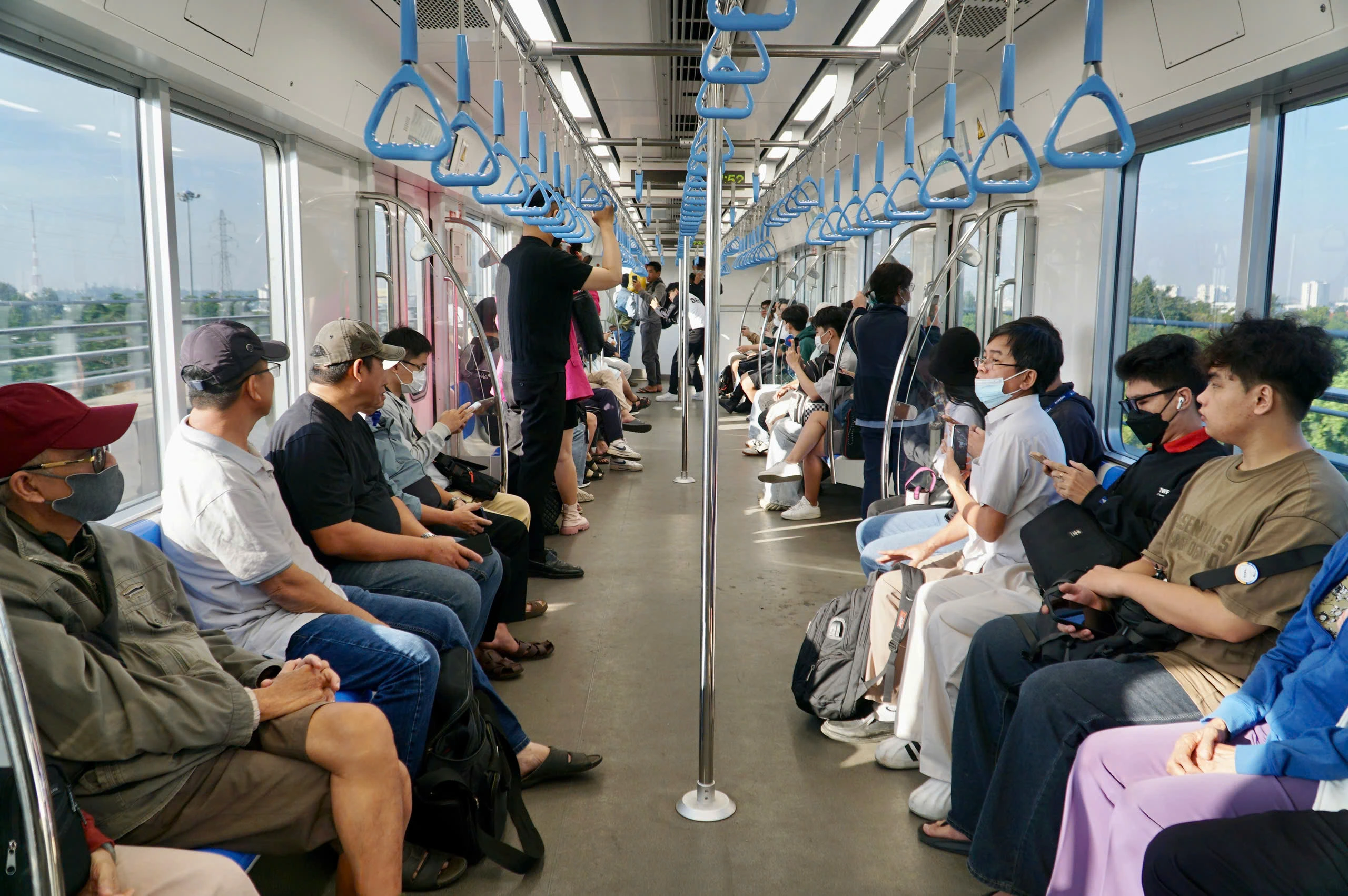 Đi metro và những mẫu câu thông dụng bằng tiếng Anh