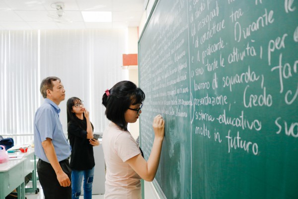 Điểm chuẩn Trường ĐH Khoa học xã hội và nhân văn TP.HCM: Dự kiến từ 20-28 điểm Điểm chuẩn Trường ĐH Khoa học xã hội và nhân văn TP.HCM: Dự kiến từ 20-28 điểm