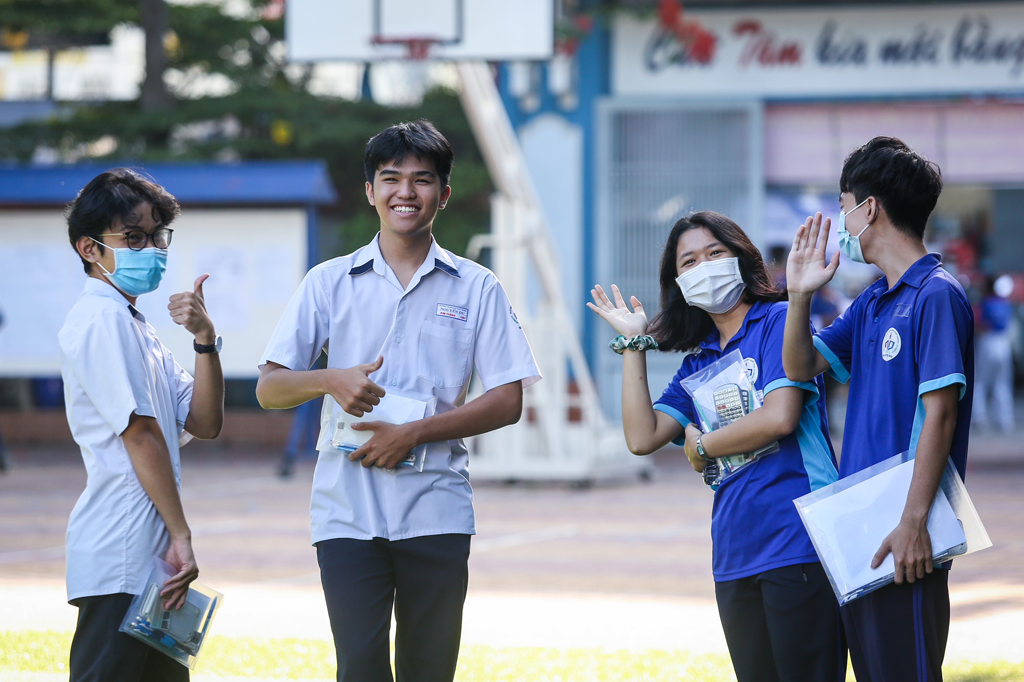 Điểm chuẩn vào ĐH bằng kết quả thi tốt nghiệp THPT tăng hay giảm?