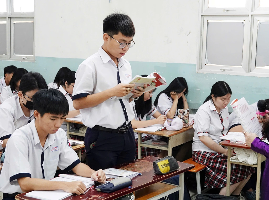 Điểm thi môn toán, văn tốt nghiệp THPT các địa phương ra sao? Điểm thi môn toán, văn tốt nghiệp THPT các địa phương ra sao?