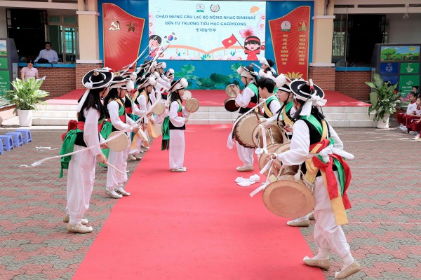 Độc đáo nông nhạc Hàn Quốc ở trường học TP.HCM Độc đáo nông nhạc Hàn Quốc ở trường học TP.HCM