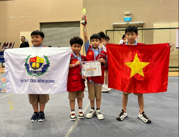 Đội Việt Nam vô địch cuộc thi robot quốc tế dành cho học sinh tiểu học