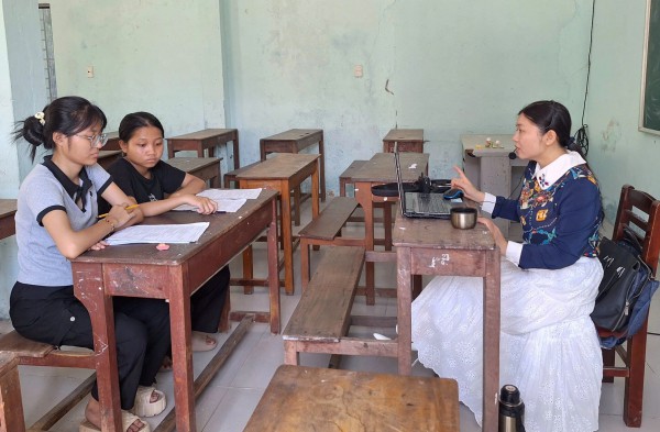 Đồng hành cùng sĩ tử Cơ Tu trước giờ bước vào kỳ thi tốt nghiệp THPT 2025 Đồng hành cùng sĩ tử Cơ Tu trước giờ bước vào kỳ thi tốt nghiệp THPT 2025