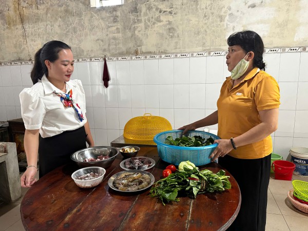 Đồng hành cùng sĩ tử Cơ Tu trước giờ bước vào kỳ thi tốt nghiệp THPT 2025 Đồng hành cùng sĩ tử Cơ Tu trước giờ bước vào kỳ thi tốt nghiệp THPT 2025