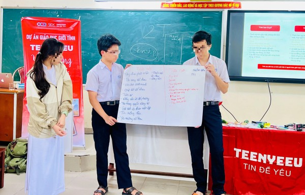 Đừng để trẻ phải tự xoay xở giữa 'cơn bão' dậy thì Đừng để trẻ phải tự xoay xở giữa 'cơn bão' dậy thì