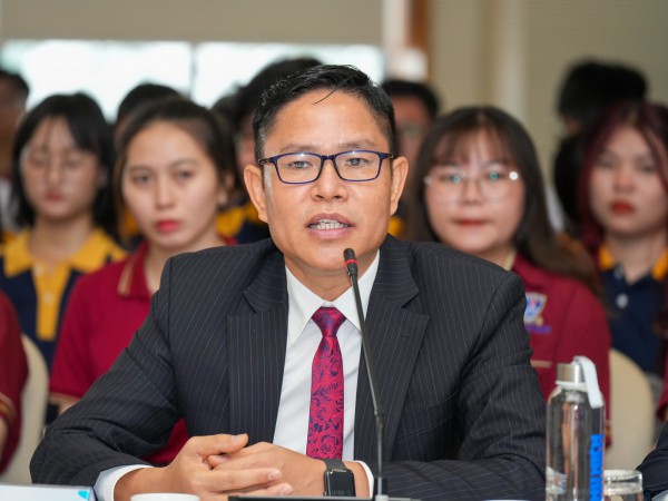 Ông Bùi Khánh Nguyên: Học chương trình quốc tế như Ông Bùi Khánh Nguyên: Học chương trình quốc tế như