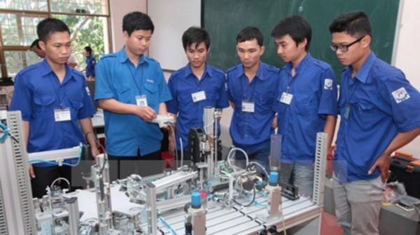 Ưu tiên ngân sách nhà nước cho giáo dục nghề nghiệp