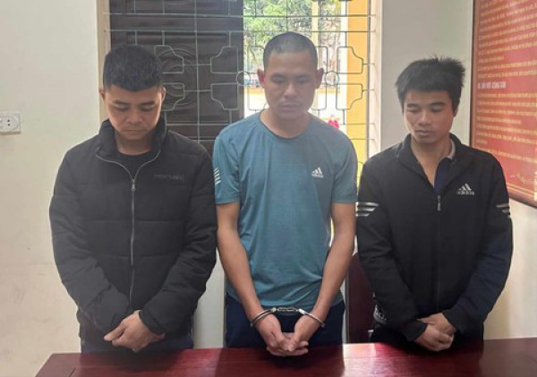 3 đối tượng vi phạm còn lao xe khiến Cảnh sát giao thông bị thương 3 đối tượng vi phạm còn lao xe khiến Cảnh sát giao thông bị thương