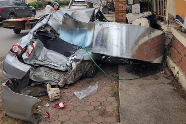 Bộ GTVT chỉ đạo nóng sau vụ cuộn thép hàng chục tấn rơi đè bẹp ô tô ở Hà Nội