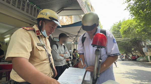 CSGT CAQ.Gò Vấp tuần tra phát hiện, xử lý nhiều trường hợp vi phạm giao thông