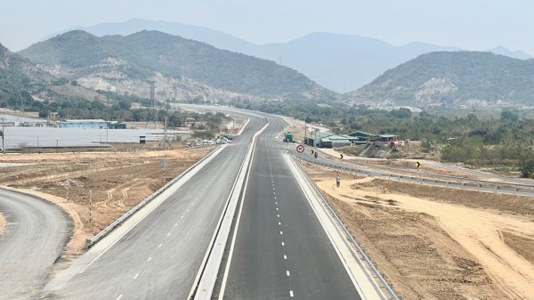 Cao tốc Nha Trang-Cam Lâm sẽ kịp vận hành kỹ thuật vào tháng 6 tới