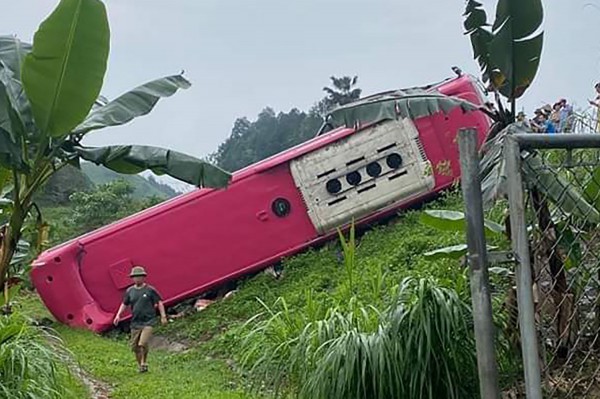 Cao tốc Nội Bài - Lào Cai: Liên tiếp 2 vụ tai nạn giao thông gây ùn tắc cục bộ