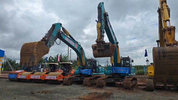 Chính thức khởi công dự án cao tốc Bảo Lộc - Liên Khương Chính thức khởi công dự án cao tốc Bảo Lộc - Liên Khương