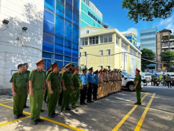 Công an Quận 1: Tổng kiểm tra, xử lý vi phạm đối với ô tô vận tải