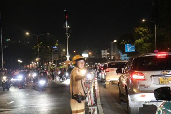 Công an TPHCM: Giữ bình yên cho người dân hưởng trọn niềm vui Công an TPHCM: Giữ bình yên cho người dân hưởng trọn niềm vui