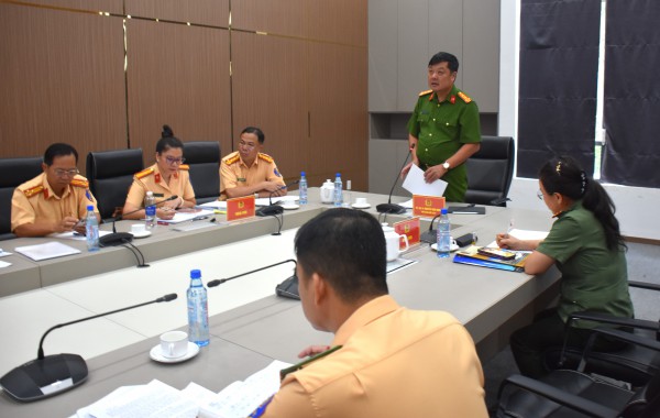 Công an TPHCM: Nhiều cách làm hay trong công tác làm sạch dữ liệu phương tiện, giấy phép lái xe Công an TPHCM: Nhiều cách làm hay trong công tác làm sạch dữ liệu phương tiện, giấy phép lái xe