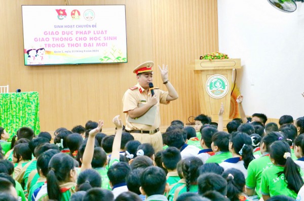 Công an TPHCM: Tăng cường tuyên truyền an toàn giao thông tại các trường học