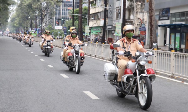 Công an TPHCM thông tin vụ tài xế taxi công nghệ có hành vi giật biên bản của CSGT