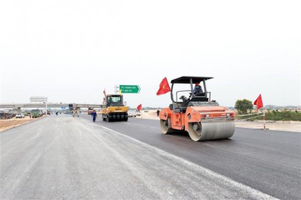 Dự kiến tháng 4 giải ngân hơn 5.600 tỷ đồng cho các dự án giao thông