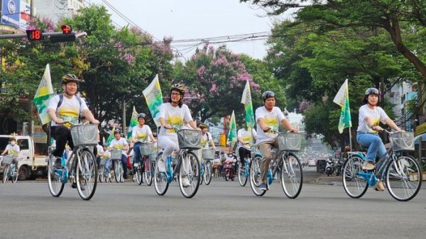 Gia Lai: Học sinh Pleiku tham gia Ngày hội "Giao thông không khói cho hành tinh xanh"