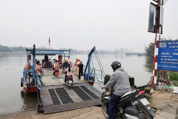 Gia hạn hoạt động phà Bình Quới: CSGT TPHCM tăng cường tuyên truyền, kiểm tra an toàn