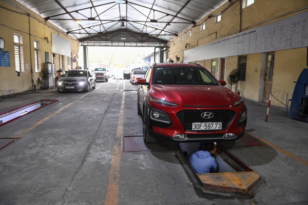 Hà Nội mở lại 2 trung tâm đăng kiểm