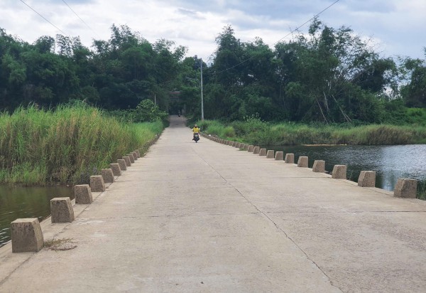 Hàng ngàn người dân mong chờ ngày khánh thành cầu, xóa thế “ốc đảo” Hàng ngàn người dân mong chờ ngày khánh thành cầu, xóa thế “ốc đảo”