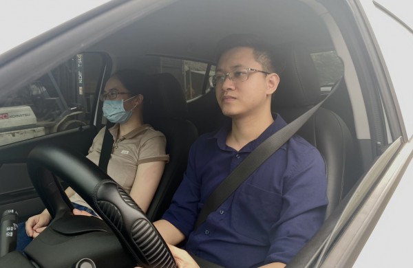 Hàng trăm xe trọng tải lớn né trạm thu phí, đường đê bị tàn phá ở Bắc Ninh