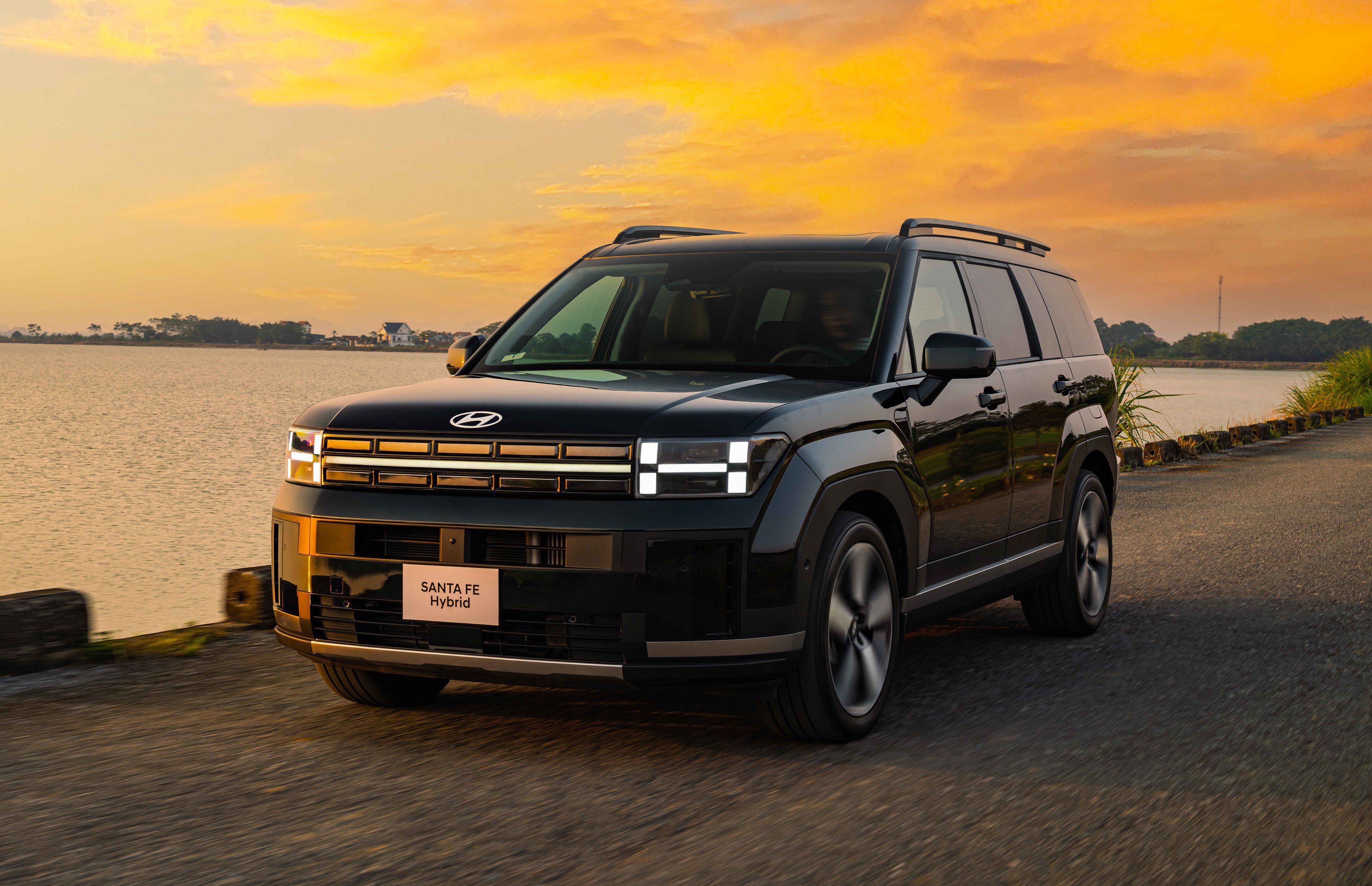 Hyundai SantaFe hybrid có mức tiêu thụ nhiên liệu ra sao