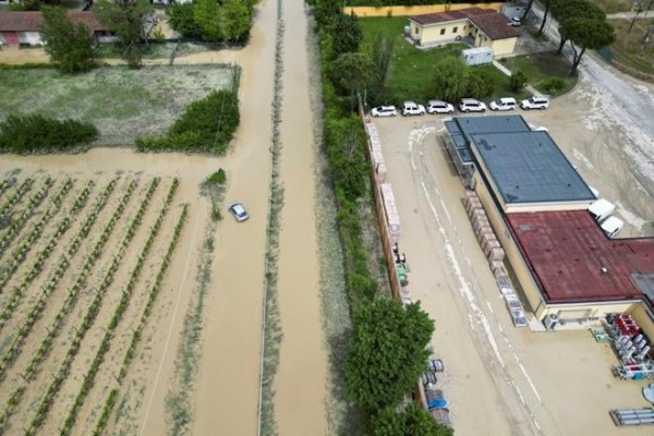 Italy thiệt hại nặng nề sau trận lũ lịch sử