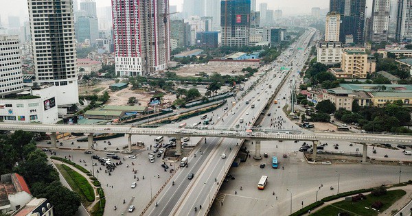 Khẩn trương thi công 2 cầu vượt tại nút giao Mai Dịch