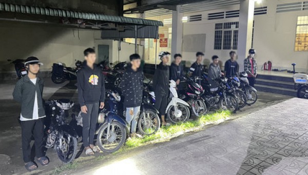 Kịp thời chặn nhóm thanh thiếu niên tụ tập đua xe trong đêm