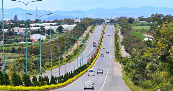 Lâm Đồng chỉ đạo cắm mốc GPMB gấp, kịp khởi công cao tốc vào ngày 2/9 Lâm Đồng chỉ đạo cắm mốc GPMB gấp, kịp khởi công cao tốc vào ngày 2/9