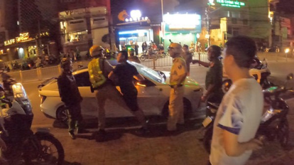 Lật tẩy hành vi "trộm long, tráo phụng" trong vụ tài xế vi phạm độ cồn, gây rối trật tự công cộng Lật tẩy hành vi "trộm long, tráo phụng" trong vụ tài xế vi phạm độ cồn, gây rối trật tự công cộng