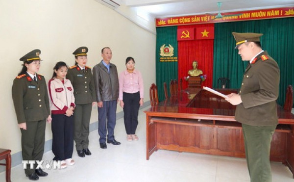 Lừa đảo hàng chục người bằng chiêu thu tiền Lừa đảo hàng chục người bằng chiêu thu tiền