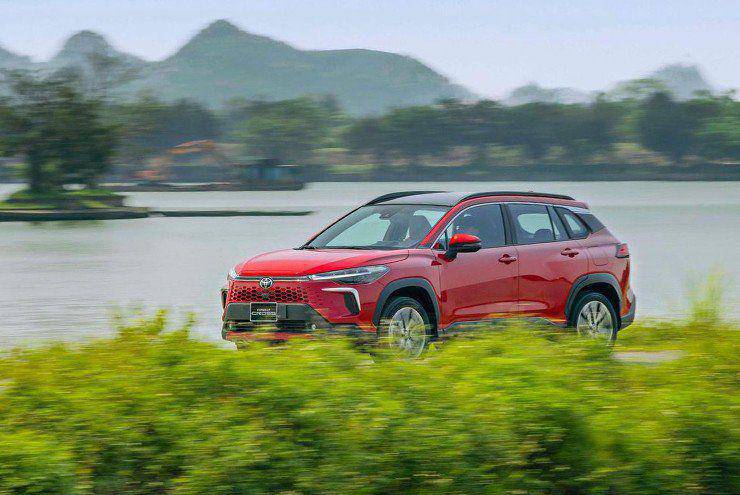 Mẫu SUV cực “hot” của Toyota có doanh số ra sao trong tháng 2/2026