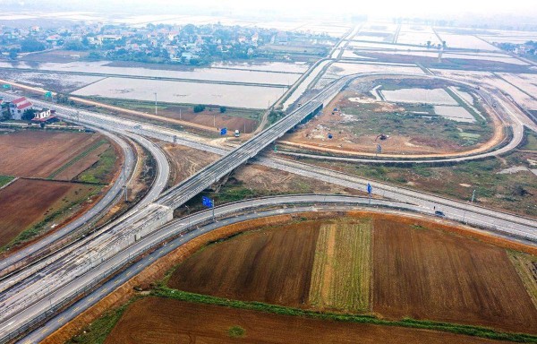 Năm 2023 sẽ hoàn thành hơn 410km đường bộ cao tốc Bắc – Nam