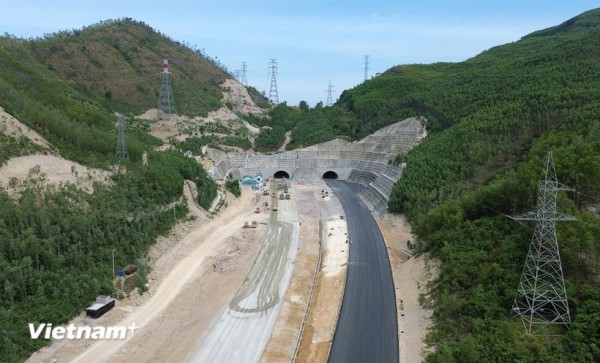 Năm 2026 sẽ hoàn thành thi công mở rộng 8 hầm trên cao tốc Bắc - Nam