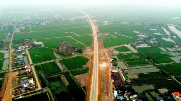 Ngắm cao tốc Bắc - Nam đoạn Ninh Bình - Thanh Hóa sắp thông xe