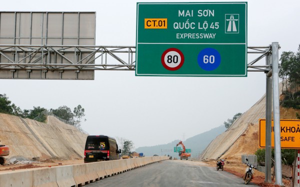 Ngắm cao tốc Bắc - Nam đoạn Ninh Bình - Thanh Hóa sắp thông xe