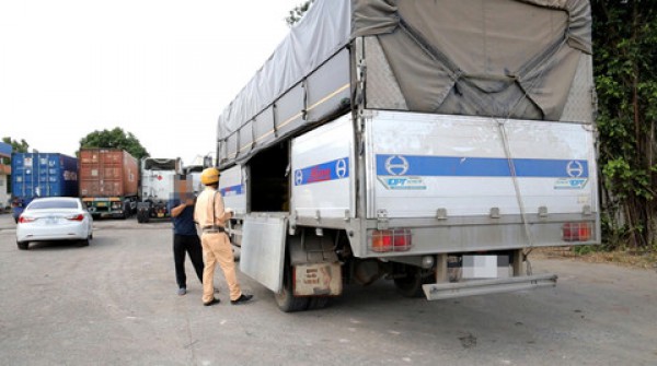 Ngăn ngừa tai nạn giao thông vào cao điểm vụ thu hoạch mía gần Tết