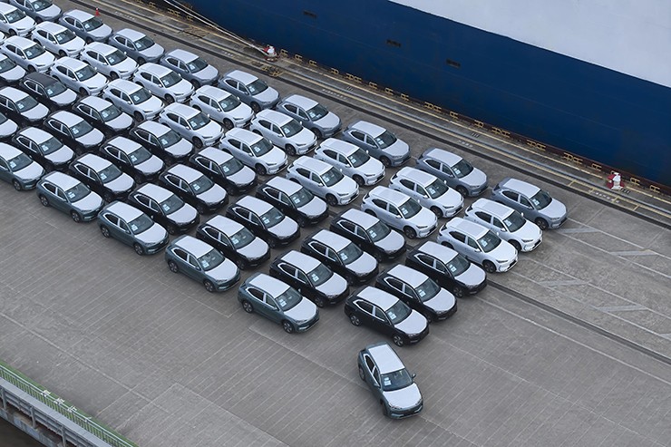 Ngôi vương doanh số ô tô toàn cầu sắp đổi chủ Ngôi vương doanh số ô tô toàn cầu sắp đổi chủ