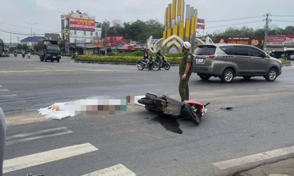 Người dân truy đuổi yêu cầu xe ben quay trở lại hiện trường sau va chạm chết người