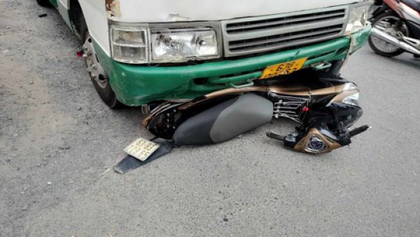 Nguyên nhân ban đầu vụ ôtô khách tông gần chục xe máy làm 2 người chết
